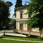 Michelangiolo Aparthotel