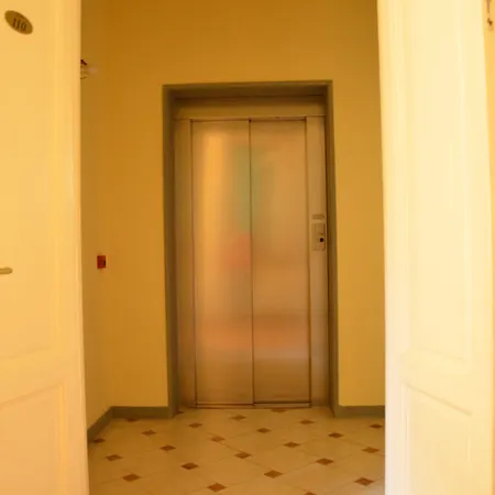 レジデンス ミケランジョロ 4*