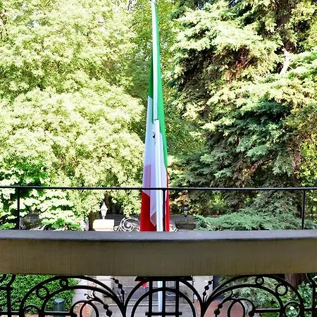 Michelangiolo Aparthotel 4*